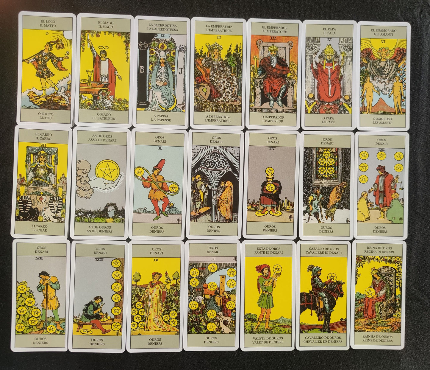 Universal tarot 2002 - Lo Scarabeo-gift-divination-cartomancy-clairvoyance-fortune telling- tarot deck-esotericism-divinatory guidance