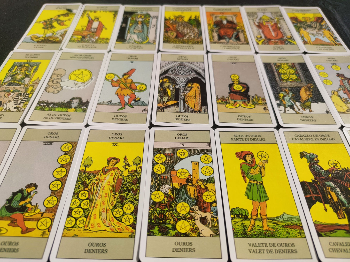 Universal tarot 2002 - Lo Scarabeo-gift-divination-cartomancy-clairvoyance-fortune telling- tarot deck-esotericism-divinatory guidance