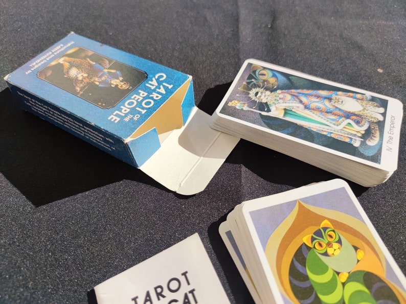 Tarot of the Cat People – Rare Vintage Tarot Deck by Karen Kuykendall – Complete with Booklet