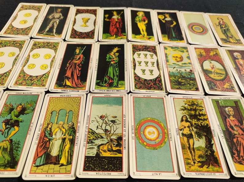 Medieval Tarot Étteilla – Rare 78-Card Reproduction with French Guide – Antique Divination Deck Inspired by Thoth