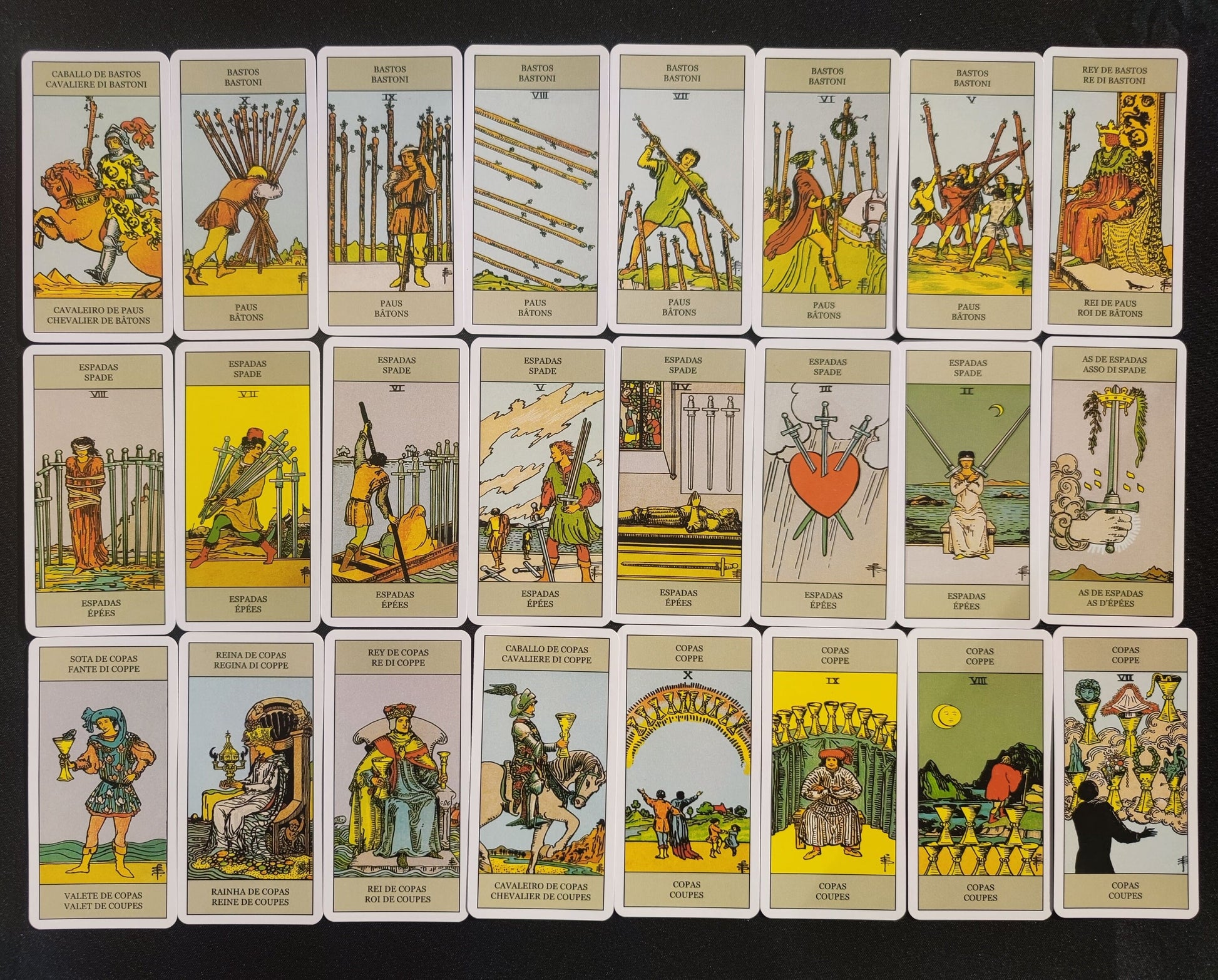 Universal tarot 2002 - Lo Scarabeo-gift-divination-cartomancy-clairvoyance-fortune telling- tarot deck-esotericism-divinatory guidance