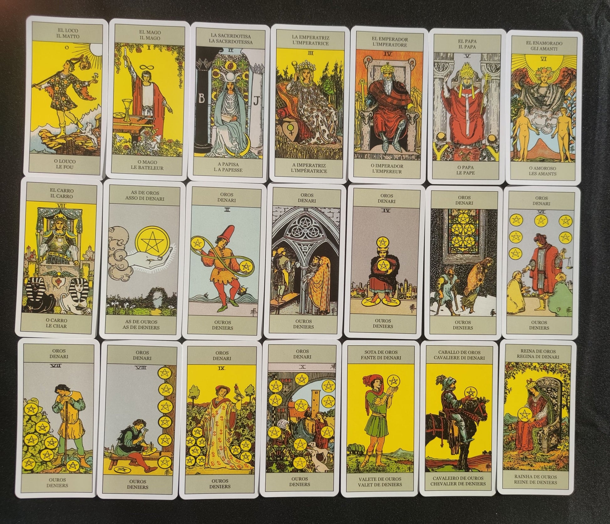 Universal tarot 2002 - Lo Scarabeo-gift-divination-cartomancy-clairvoyance-fortune telling- tarot deck-esotericism-divinatory guidance