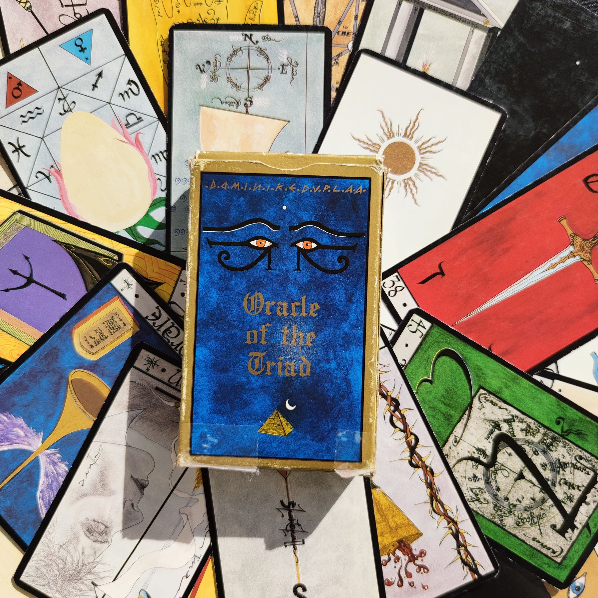 First edition "Oracle of the triad" 1992-Gift-Divination -Cartomancy -Clairvoyance-Fortune telling -Tarot deck-Esotericism -Prediction