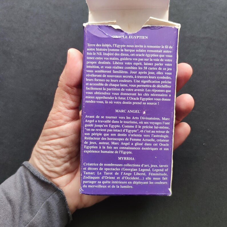 Face arrière de la boîte de l’Oracle égyptien de Femme Actuelle.